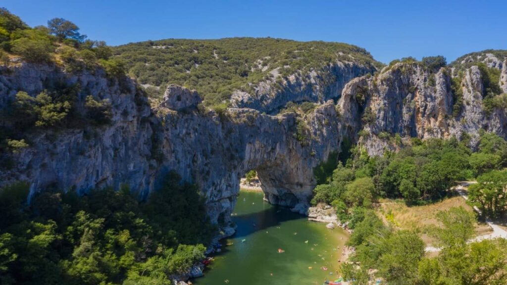 Organiser un séjour en Ardèche au printemps : nos conseils !