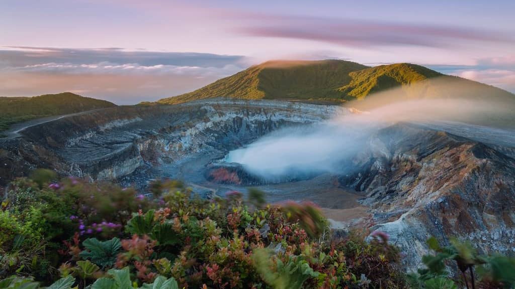 volcan actif du Parc National Poás au Costa Rica