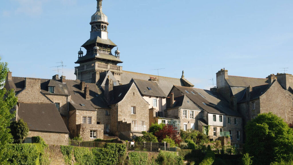 Moncontour village de France