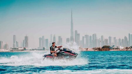 Jet-ski à Dubaï avec DZDubai : l’aventure sur le golfe Persique