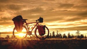 Pourquoi le voyage à vélo séduit de plus en plus de voyageurs ?