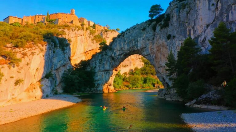 Que faire en Ardèche en été ? Top 15 activités incontournables Que faire en Ardèche en été ? Top 15 activités incontournables